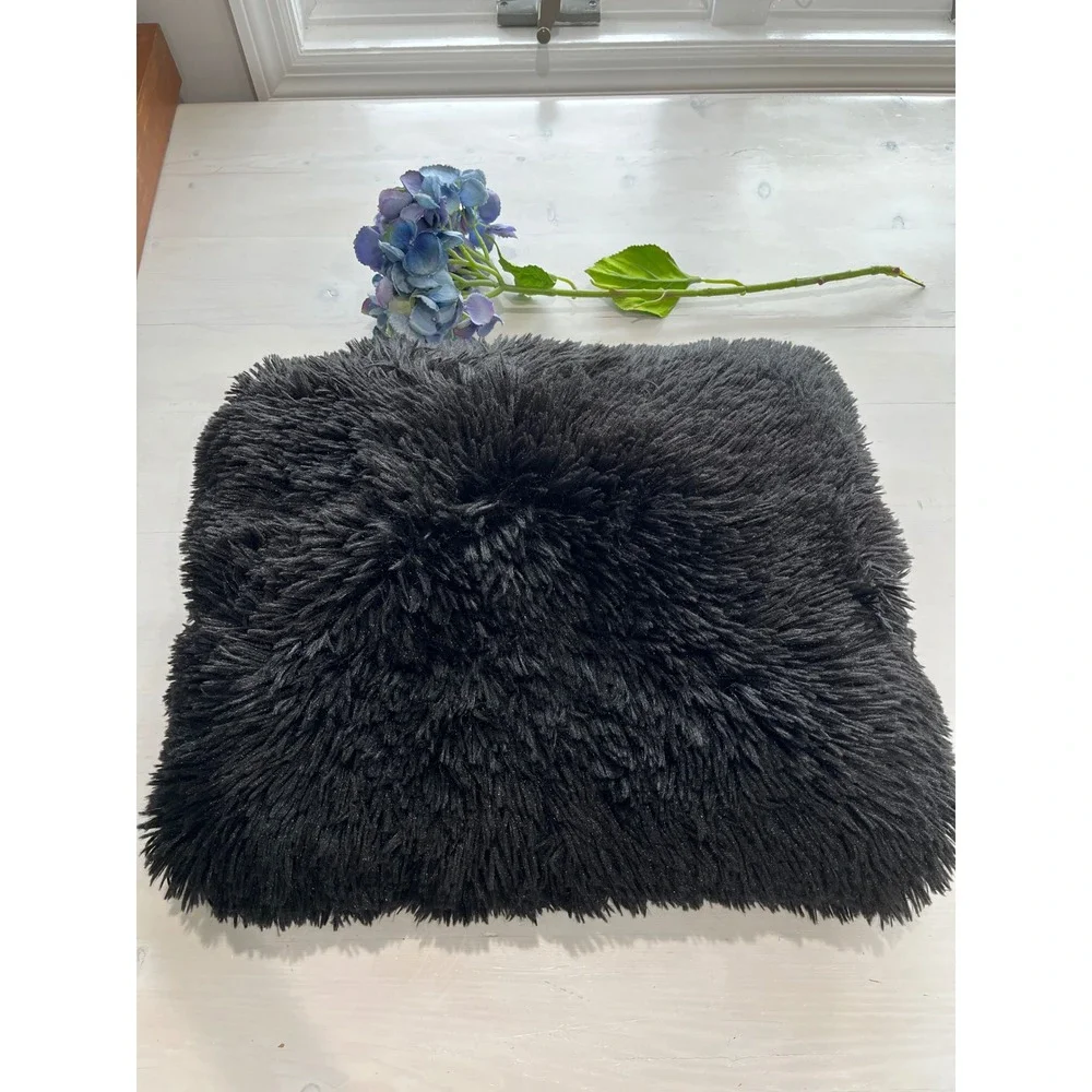 Black Faux Fur Pillow Decorative Throw‎ Pillow Soft Plush Cushion Cover